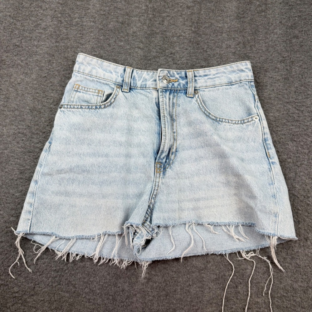 H&M Divided Denim Shorts Women's Size 2 Light Blue‎ Raw Hem High Waisted